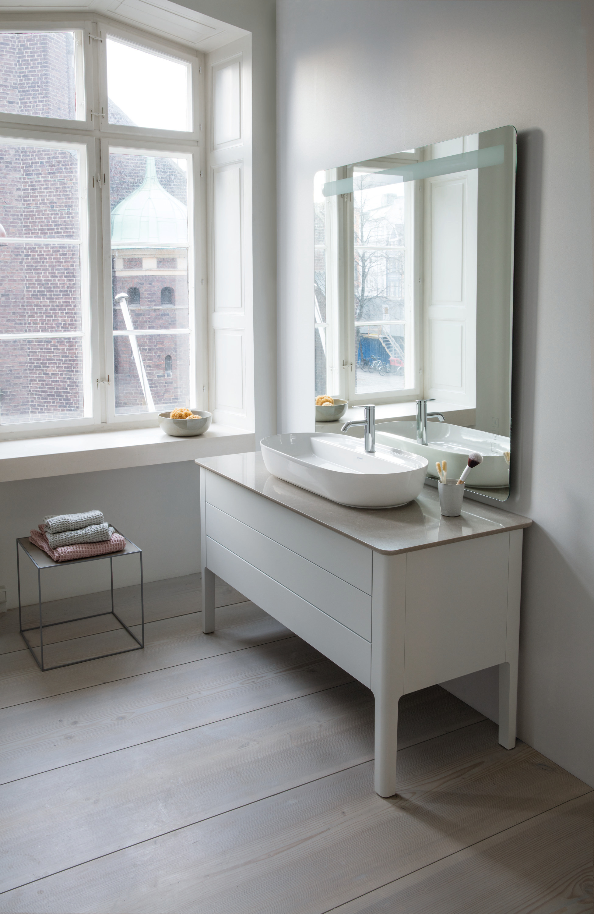 Duravit_Luv_PE_347228_300.jpg