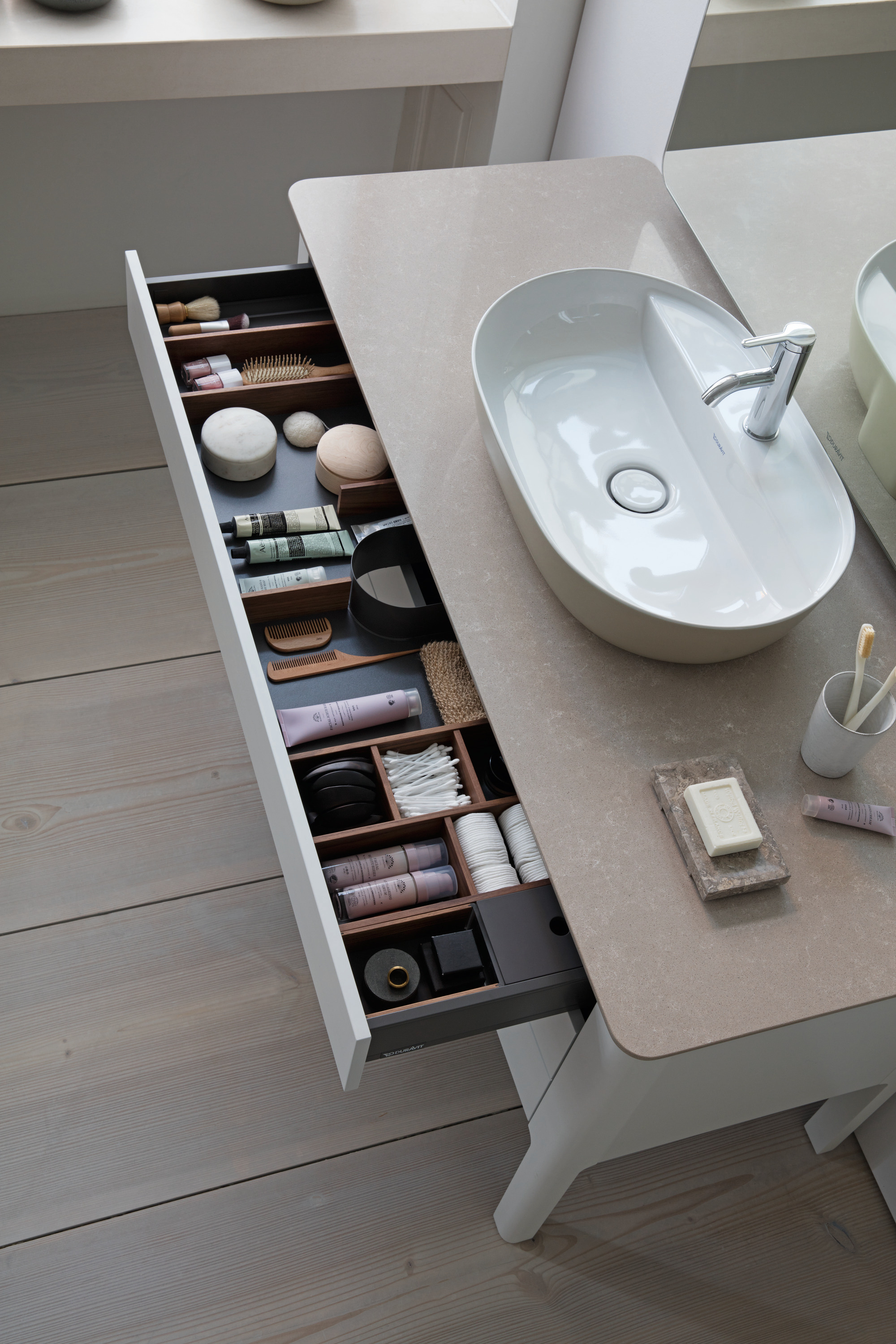 Duravit_Luv_PE_347299_300.jpg